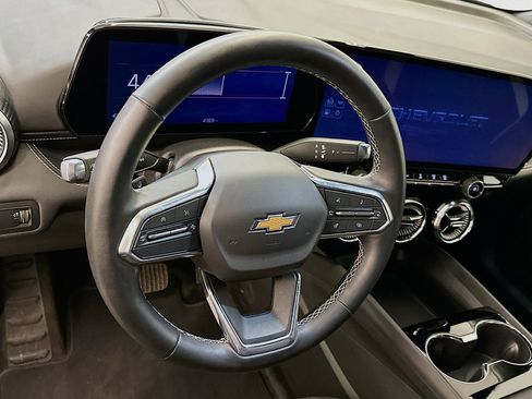 Used 2024 Chevrolet Blazer EV LT image 18