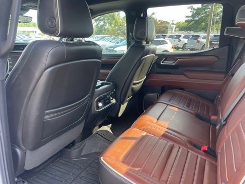 Used 2024 GMC Sierra 1500 Denali Ultimate AWD/4WD image 8