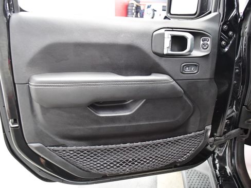 Used 2023 Jeep Wrangler Unlimited Sahara w/ Cold Weather Group AWD/4WD image 16
