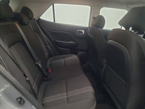 Used 2020 Hyundai Venue SEL FWD image 19