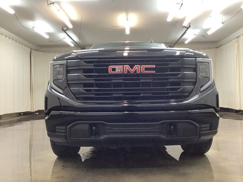 Used 2023 GMC Sierra 1500 Pro w/ Graphite Edition AWD/4WD image 10