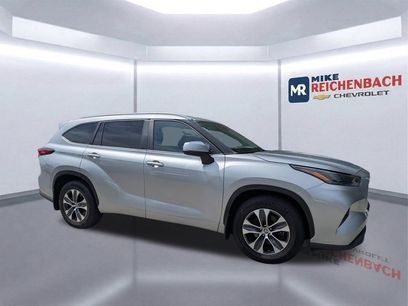 Used 2023 Toyota Highlander XLE