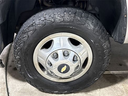 Used 2011 Chevrolet Silverado 3500 LT w/ Interior Plus Package image 25
