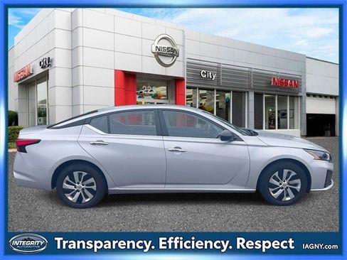 Certified 2025 Nissan Altima 2.5 S image 5