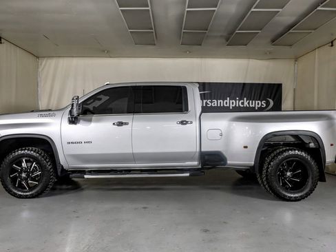 Used 2021 Chevrolet Silverado 3500 High Country w/ Snow Plow Prep/Camper Package image 12