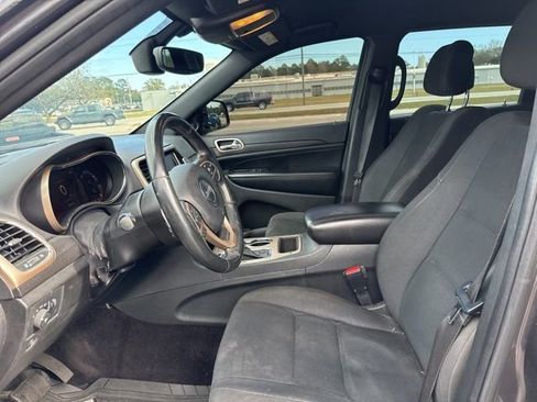 Used 2017 Jeep Grand Cherokee Laredo w/ Quick Order Package 2BE image 15