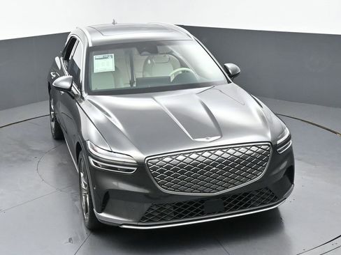 Used 2023 Genesis Electrified GV70 Advanced image 24