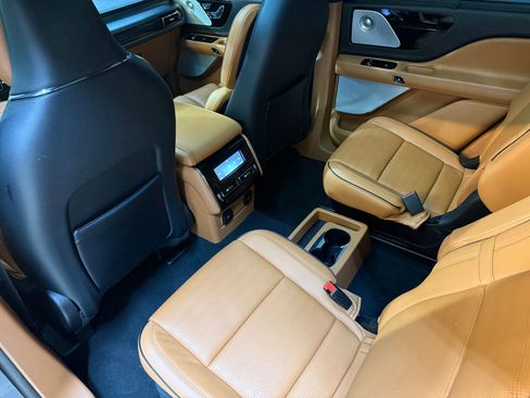 Used 2023 Lincoln Aviator Black Label image 40