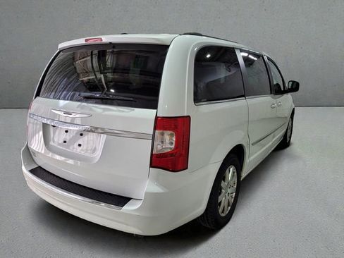 Used 2015 Chrysler Town & Country Touring w/ Driver Convenience Group image 21