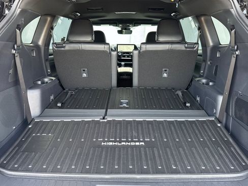 New 2026 Toyota Highlander XSE image 15