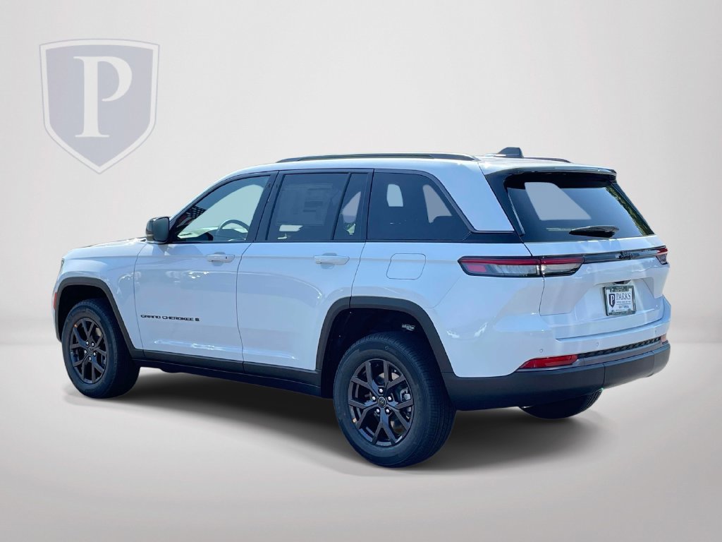 New 2027 Jeep Grand Cherokee Altitude RWD image 5