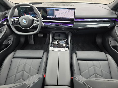 Certified 2025 BMW 540i xDrive w/ Premium Package AWD/4WD image 43