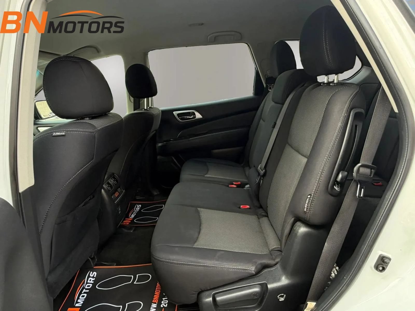 Used 2018 Nissan Pathfinder SV AWD/4WD image 13