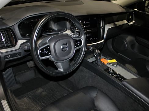 Used 2021 Volvo V60 T5 Cross Country w/ Climate Package image 25