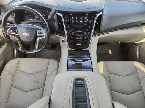 Used 2019 Cadillac Escalade Luxury RWD image 10