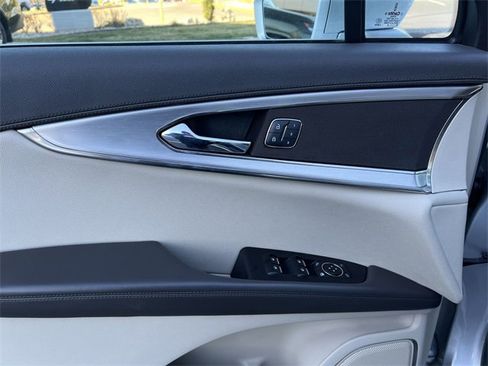 Used 2019 Lincoln Nautilus FWD image 11