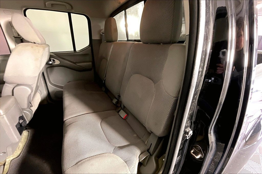 Used 2014 Nissan Frontier SV w/ SV Value Truck Package AWD/4WD image 32