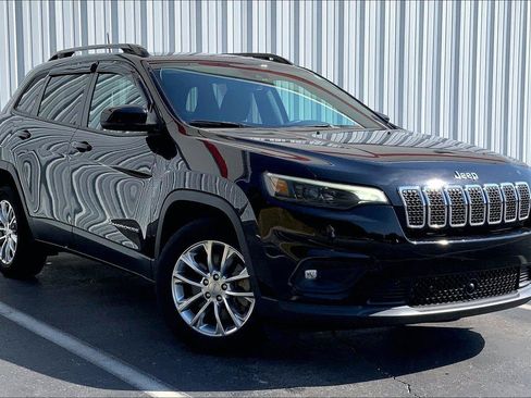 Used 2022 Jeep Cherokee Latitude Lux w/ Sun & Sound Group FWD image 2