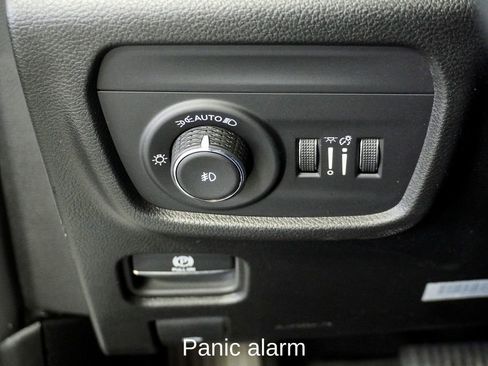 Used 2024 Jeep Grand Cherokee Limited w/ Luxury Tech Group II image 30