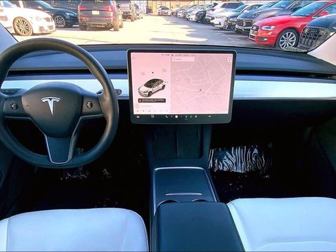 Used 2021 Tesla Model 3 Long Range image 16