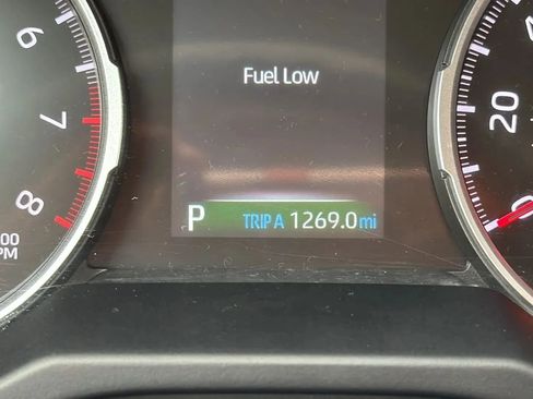 Used 2022 Toyota RAV4 LE AWD/4WD image 17