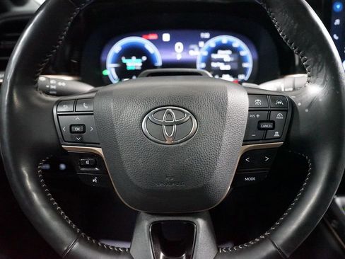 Used 2024 Toyota Crown Platinum image 12