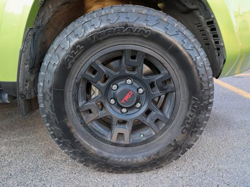 Used 2023 Toyota 4Runner TRD Off-Road Premium w/ Off Road Premium Plus Package AWD/4WD image 14