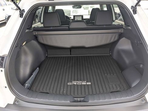 Used 2026 Toyota Corolla Cross AWD Hybrid w/ Moonroof Package image 13