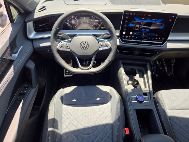 New 2026 Volkswagen Tiguan SE R-Line FWD image 9