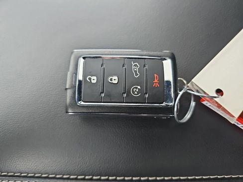 Used 2023 Jeep Grand Cherokee L Altitude image 37