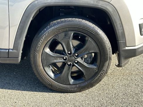 Used 2020 Jeep Compass Latitude AWD/4WD image 13