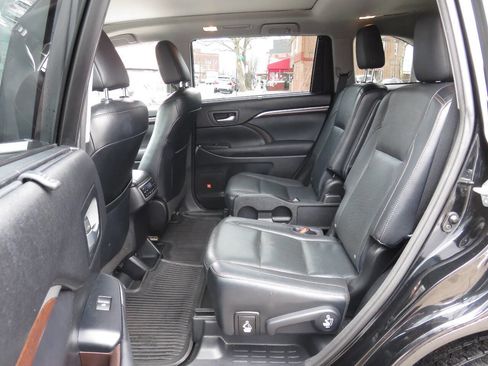 Used 2015 Toyota Highlander Limited Platinum image 23