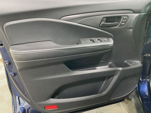 Used 2023 Honda Passport EX-L image 10