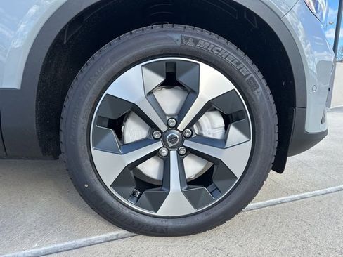 New 2026 Volvo XC40 B5 Plus w/ Protection Package Premier image 9