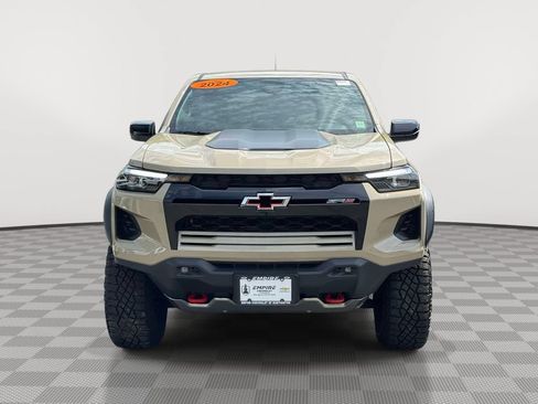 Used 2024 Chevrolet Colorado ZR2 AWD/4WD image 2