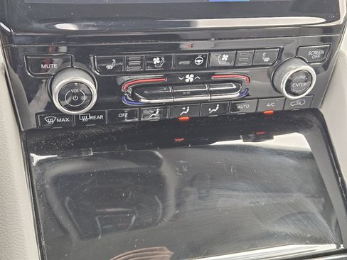 Used 2022 Jeep Grand Cherokee Overland w/ Luxury Tech Group IV RWD image 21