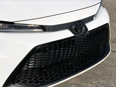 Used 2020 Toyota Corolla LE image 25