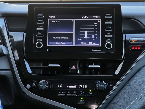 Used 2024 Toyota Camry SE image 17