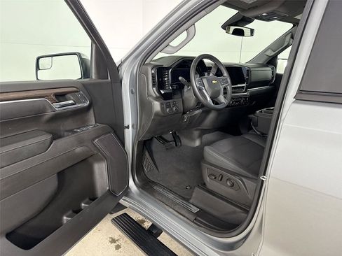 Used 2023 Chevrolet Silverado 1500 LT image 3