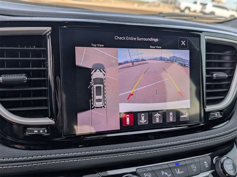 Used 2024 Chrysler Pacifica Touring-L w/ S Appearance Package image 20