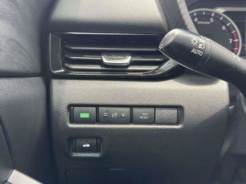 Used 2024 Nissan Sentra SV FWD image 21