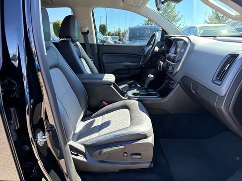 Used 2018 Chevrolet Colorado Z71 AWD/4WD image 9