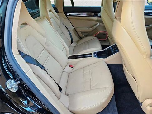 Used 2019 Porsche Panamera image 20