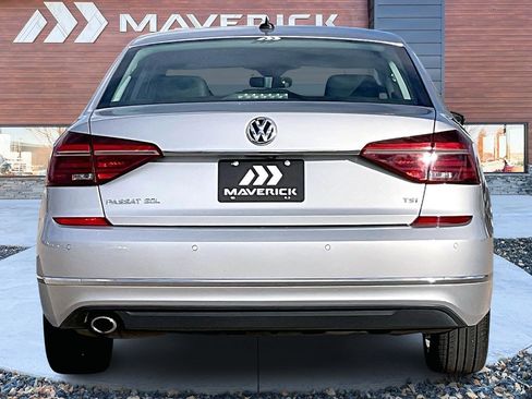 Used 2017 Volkswagen Passat 1.8T SEL Premium image 6