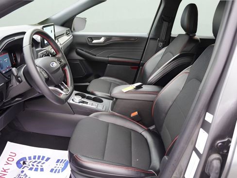 Used 2025 Ford Escape ST-Line image 17