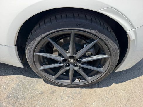 Used 2025 Toyota GR86 Premium w/ ALL Weather Mat Package (TMS) RWD image 32