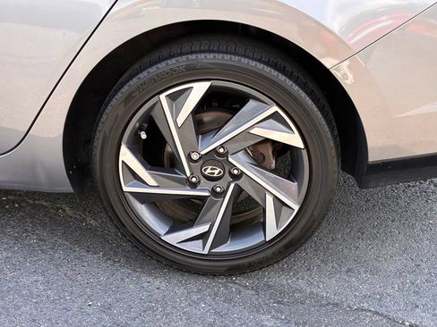 Used 2024 Hyundai Elantra Limited FWD image 47
