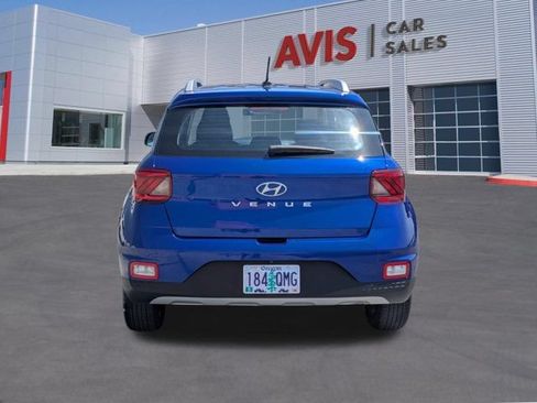 Used 2025 Hyundai Venue SEL FWD image 7