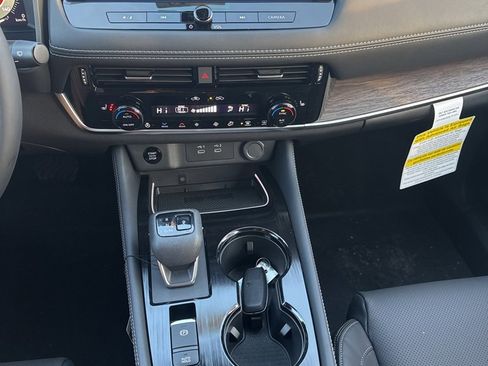 New 2026 Nissan Rogue Platinum w/ Platinum Premium Package image 31