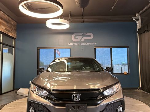Used 2018 Honda Civic Sport image 8